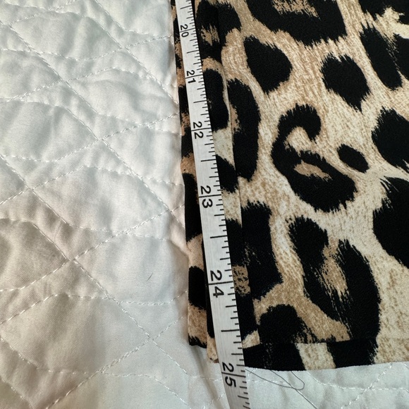 Banana Republic leopard-print loose pants 🐆 - Picture 8 of 10
